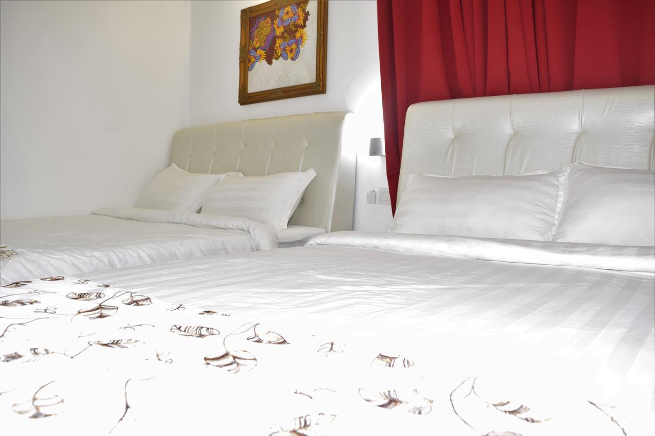S Rose Hotel Sepang Exteriör bild
